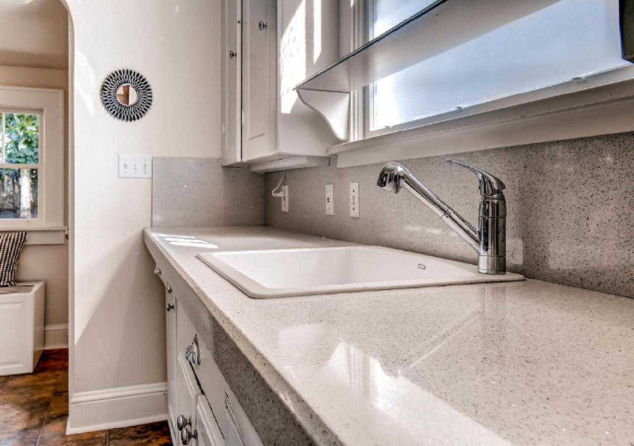 30 Day+ Craftsman; Stroll 2 Food & Downtown! Holiday home