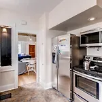 30 Day+ Craftsman; Stroll 2 Food & Downtown!